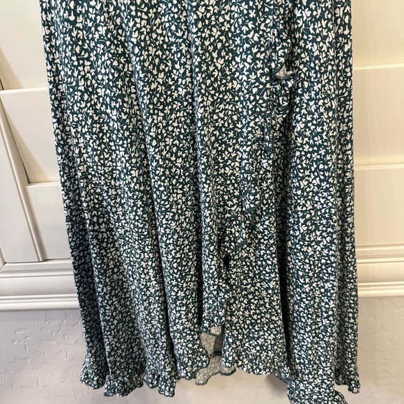 Pull&Bear Green Mini Dress with White Floral Print - Picture 9 of 16